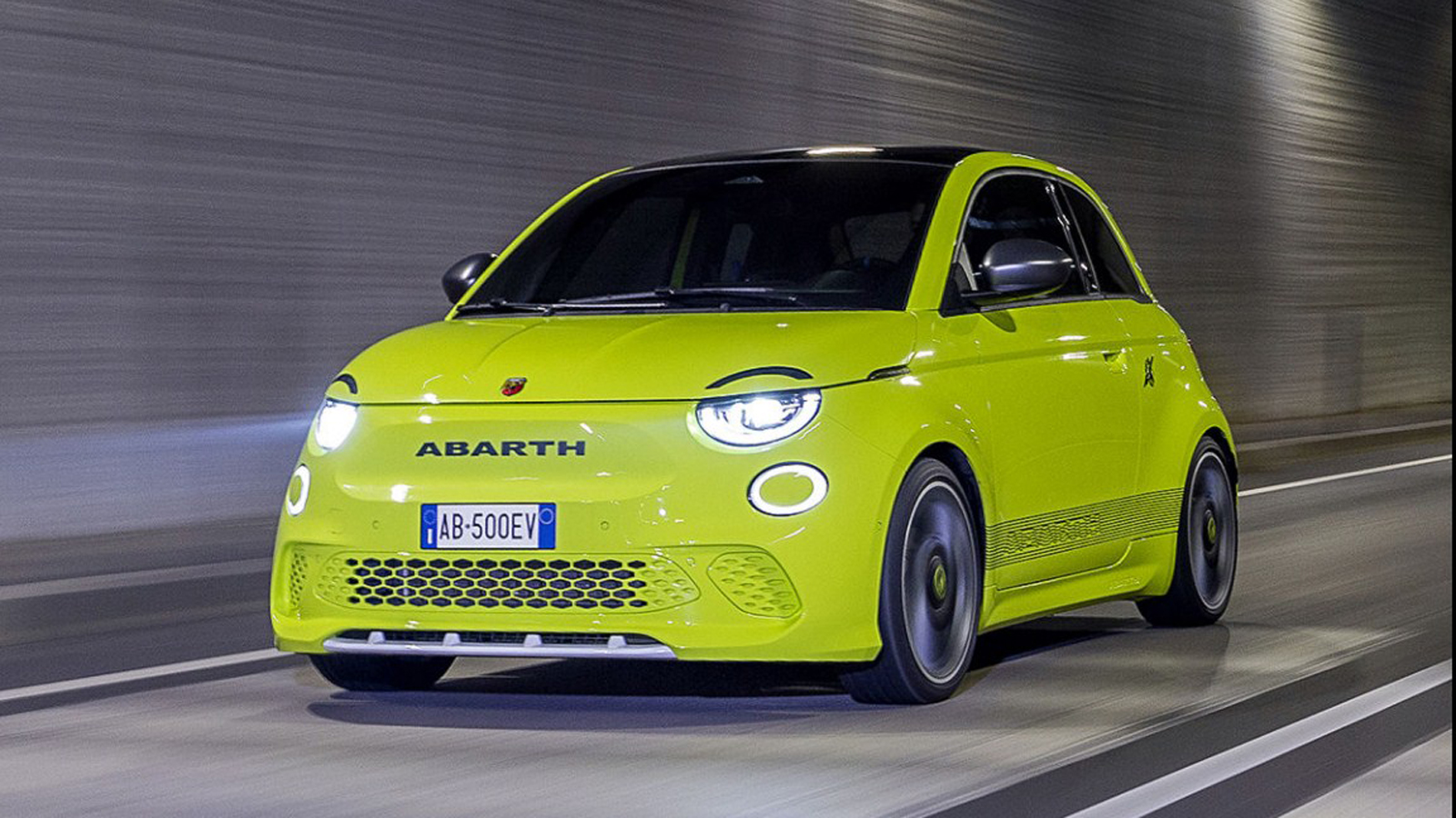 Στο Τορίνο μαζί με το νέο Abarth 500e